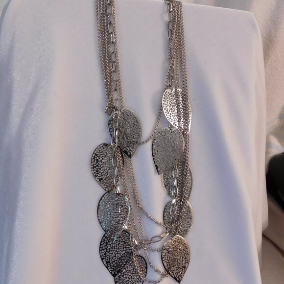 Ladies Silver Leaf Necklace - Picture 3 of 3